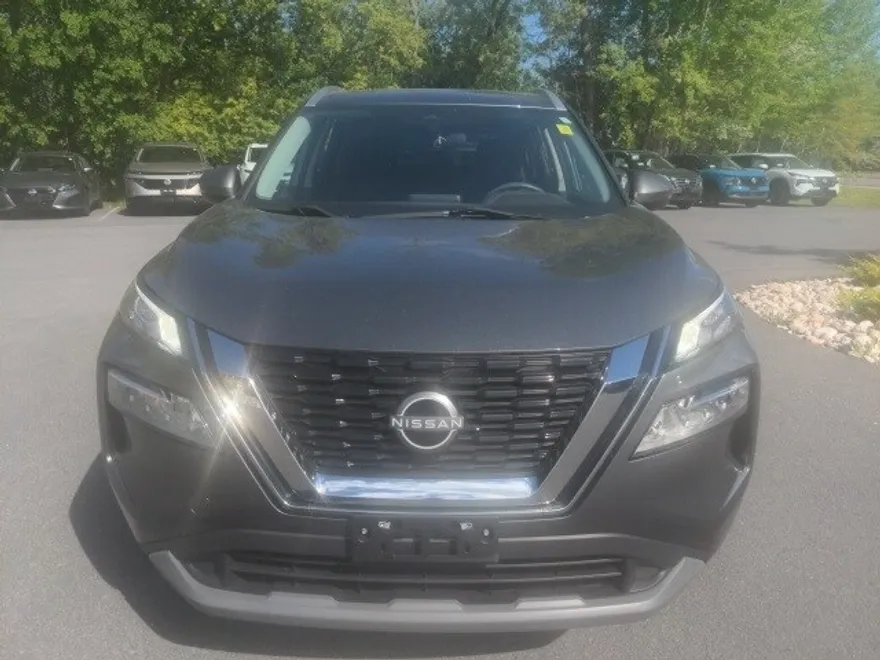 2023 Nissan Rogue SV photo 1