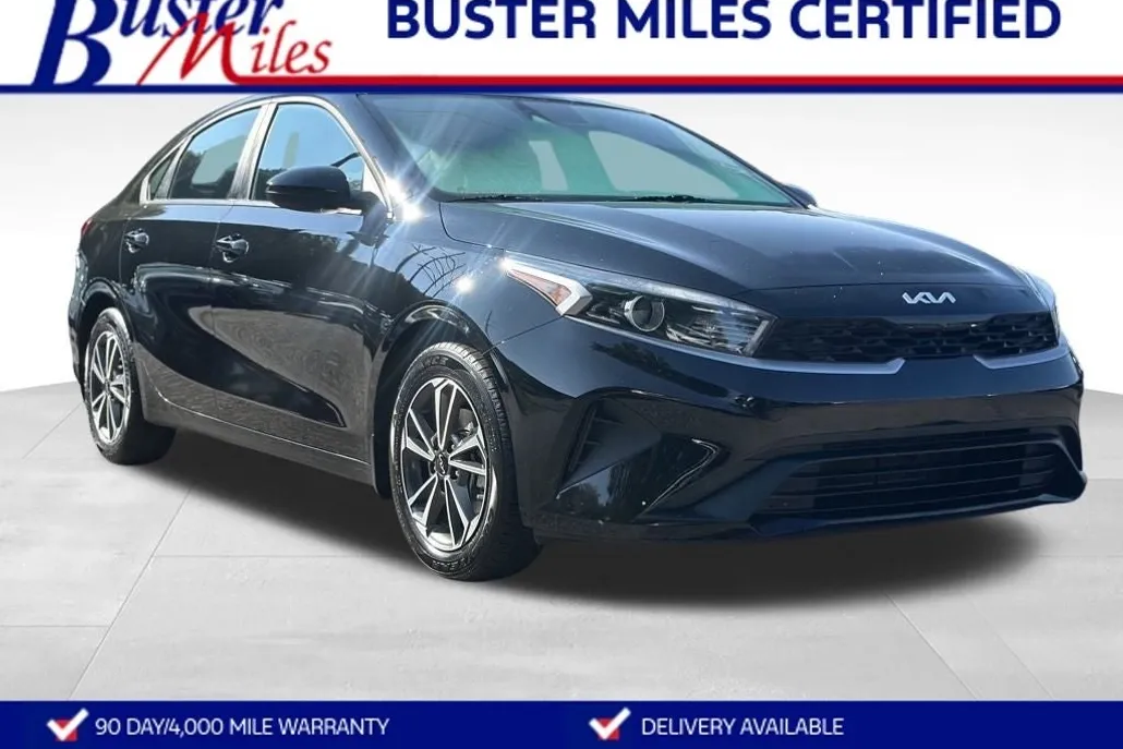 2022 Kia Forte LXS photo 1