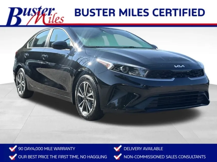 2022 Kia Forte LXS photo 1
