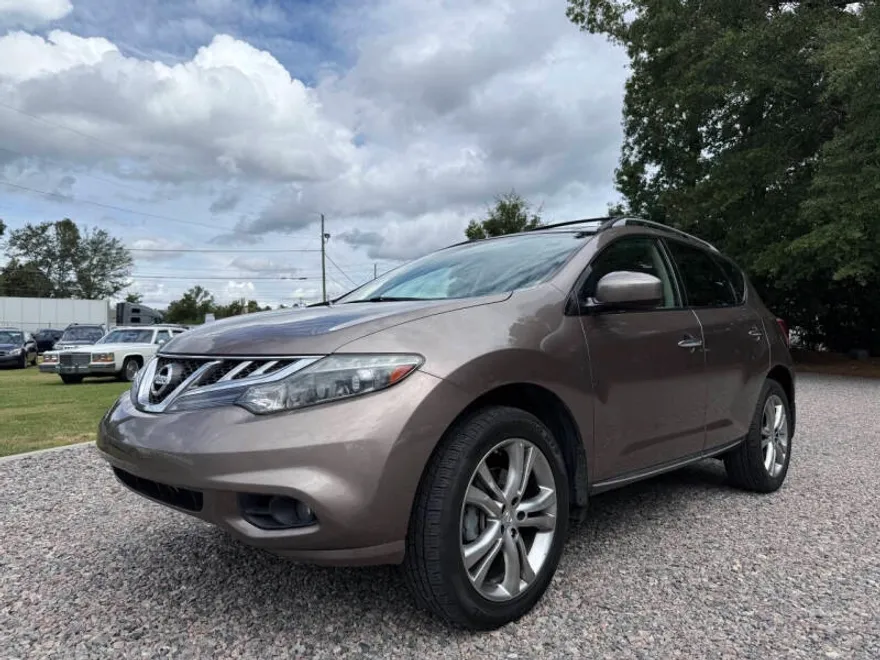 2011 Nissan Murano LE photo 1
