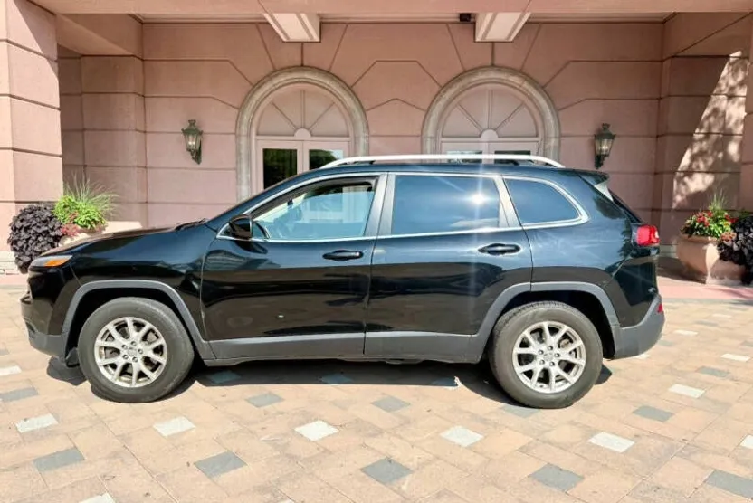2017 Jeep Cherokee Latitude photo 1