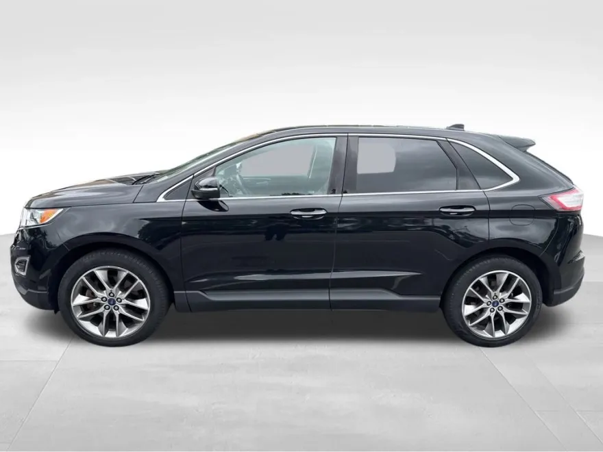 2016 Ford Edge Titanium photo 1