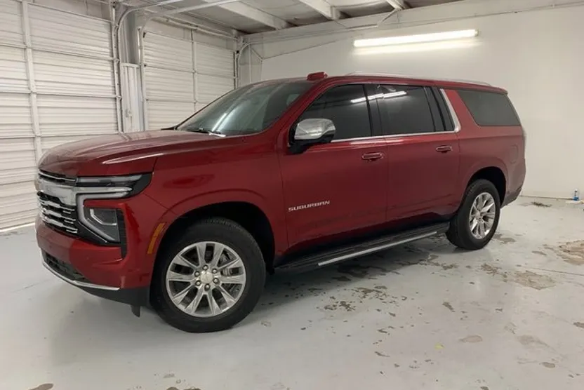 2025 Chevrolet Suburban Premier photo 1