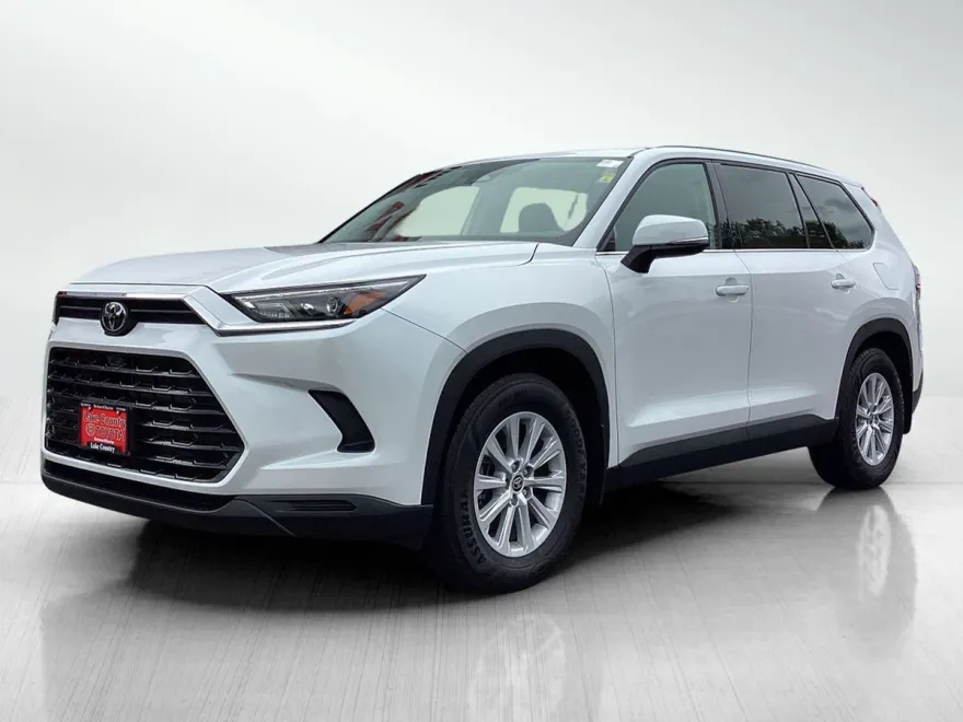 2024 Toyota Highlander Hybrid XLE photo 1