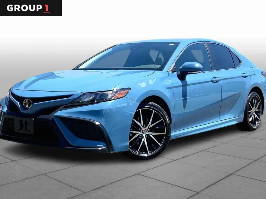 2024 Toyota Camry SE photo 1