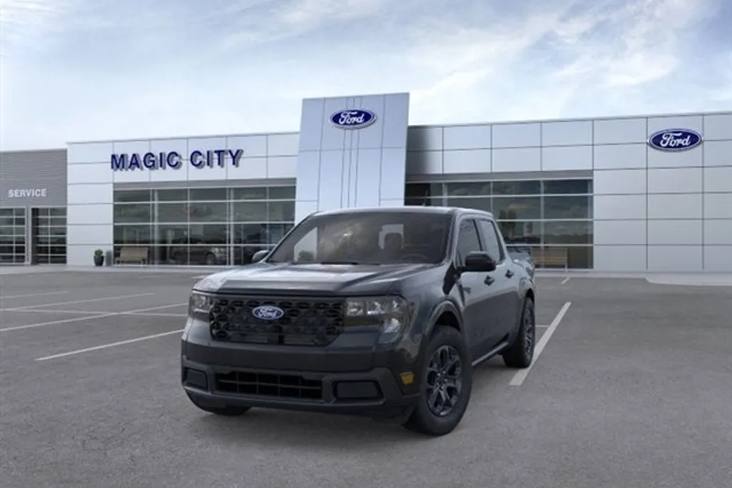 2025 Ford Maverick XLT photo 1
