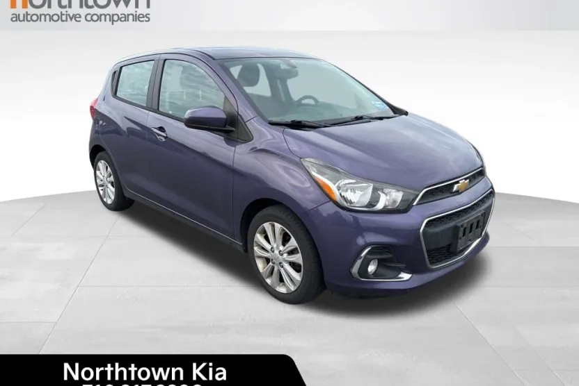 2017 Chevrolet Spark 1LT LT photo 1