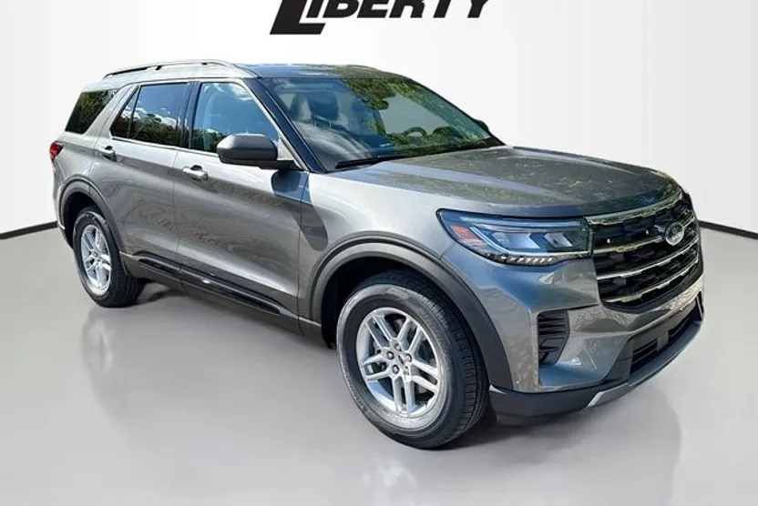 2026 Ford Explorer photo 1