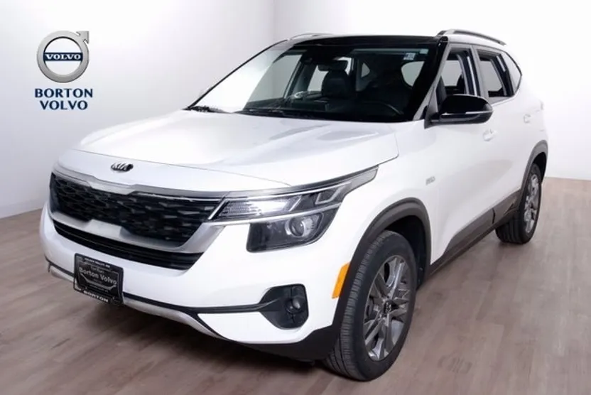 2021 Kia Seltos S photo 1