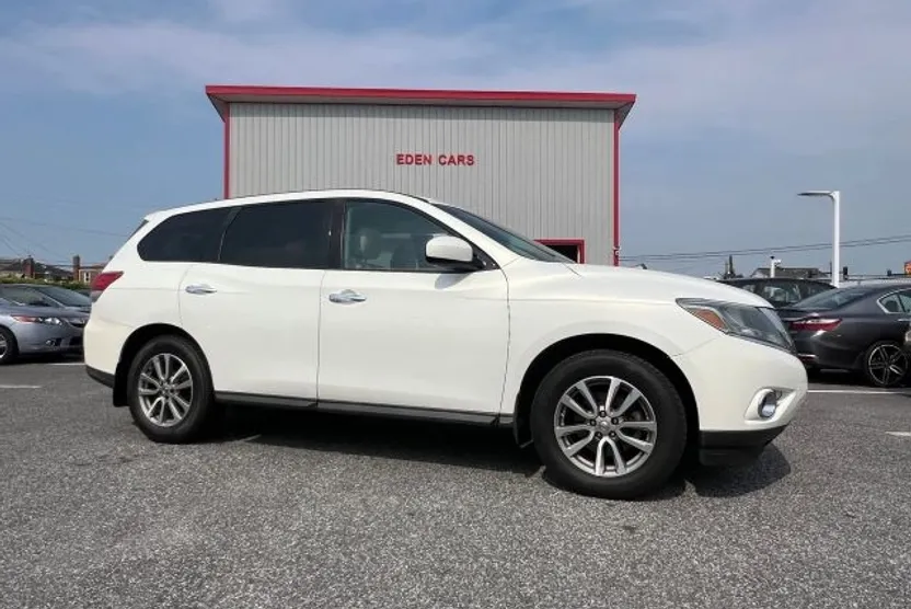2014 Nissan Pathfinder photo 1
