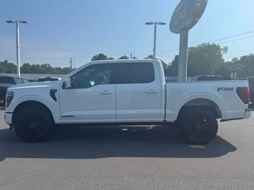 2025 Ford F-150 Platinum photo 1