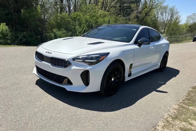 2022 Kia Stinger GT1 photo 1