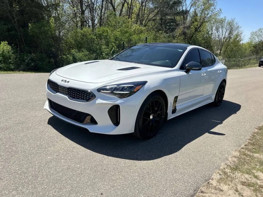 2022 Kia Stinger GT1 photo 1