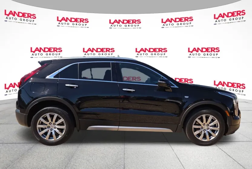 2023 Cadillac XT4 Premium Luxury photo 1