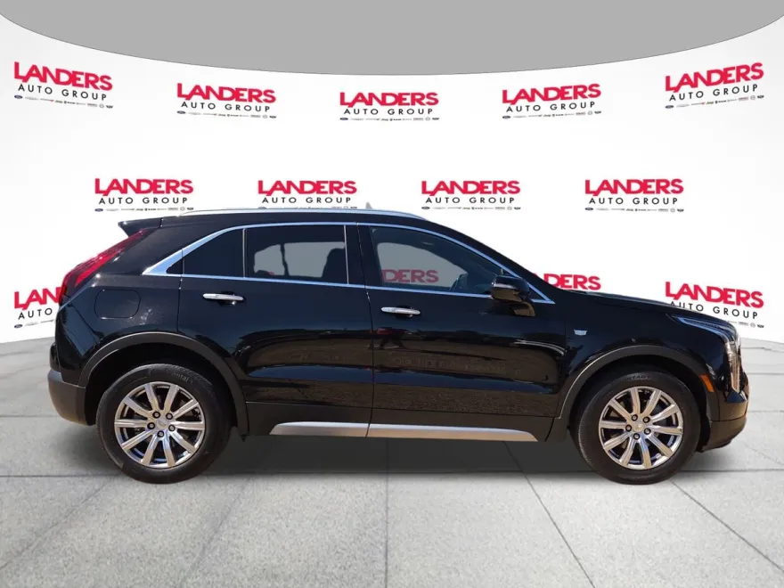 2023 Cadillac XT4 Premium Luxury photo 1