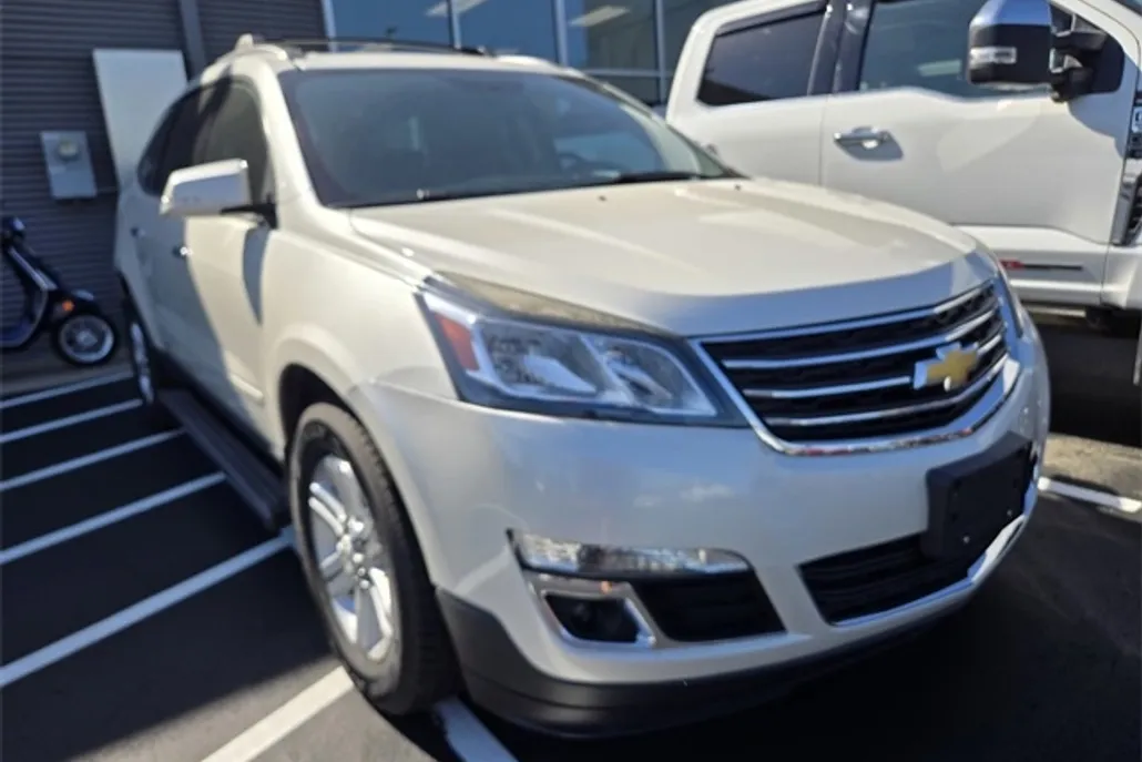 2014 Chevrolet Traverse 1LT photo 1