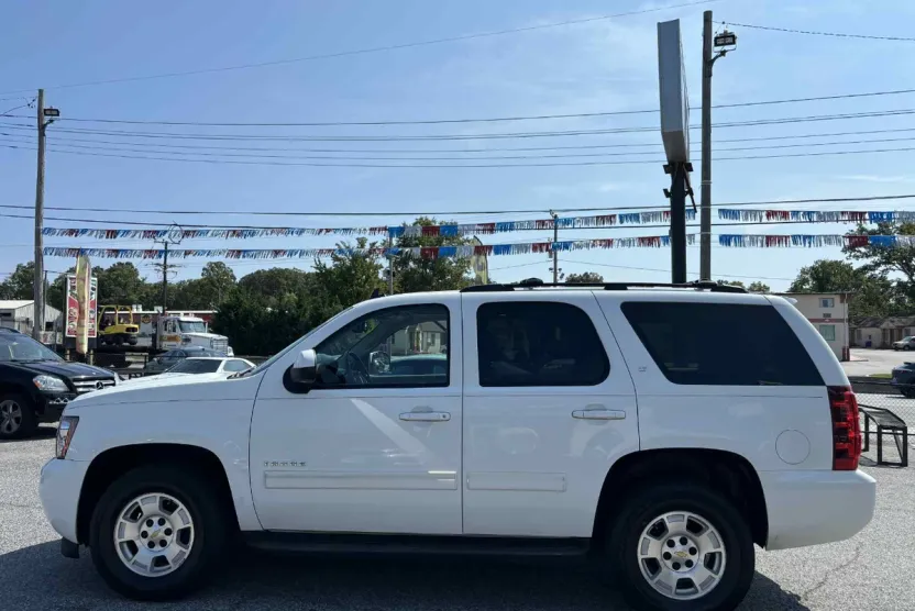 2011 Chevrolet Tahoe LT photo 1