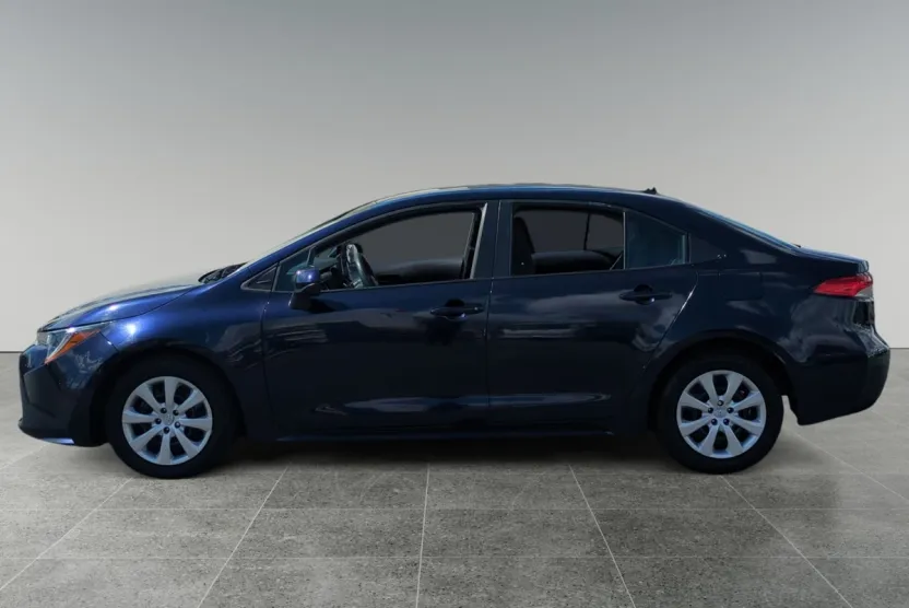 2023 Toyota Corolla LE photo 1