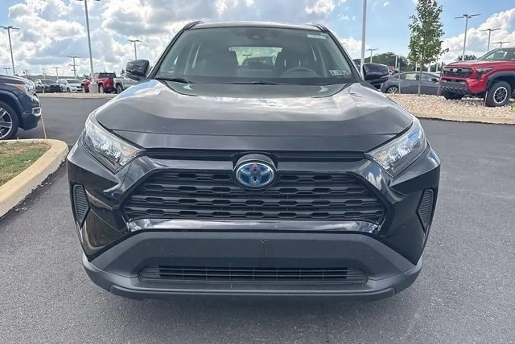 2021 Toyota RAV4 Hybrid LE photo 1