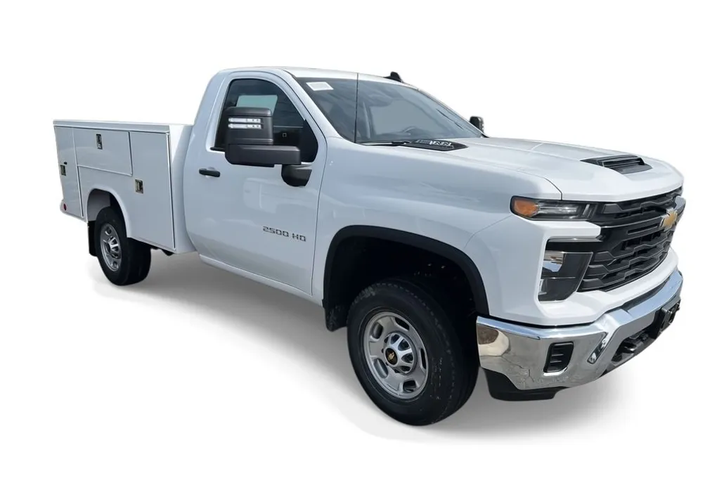 2025 Chevrolet Silverado 2500HD photo 1