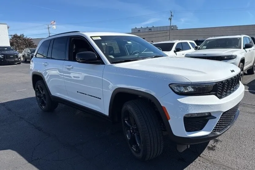 2025 Jeep Grand Cherokee Limited photo 1