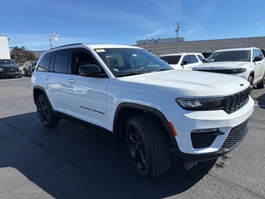 2025 Jeep Grand Cherokee Limited photo 1
