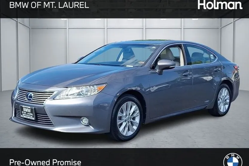 2015 Lexus ES 300h photo 1