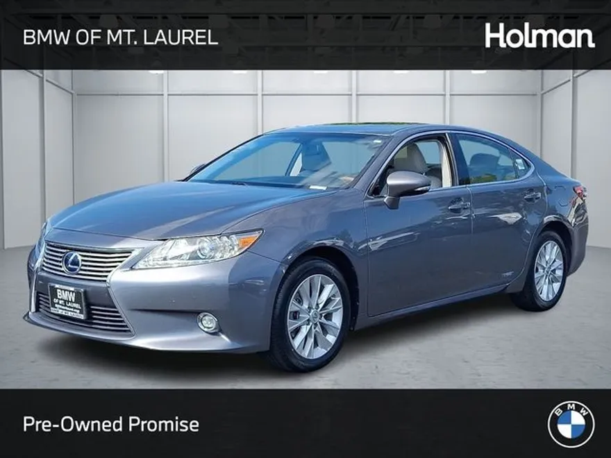 2015 Lexus ES 300h photo 1