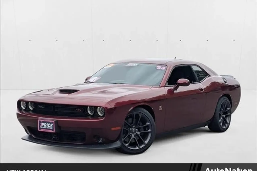 2023 Dodge Challenger R/T Scat Pack photo 1
