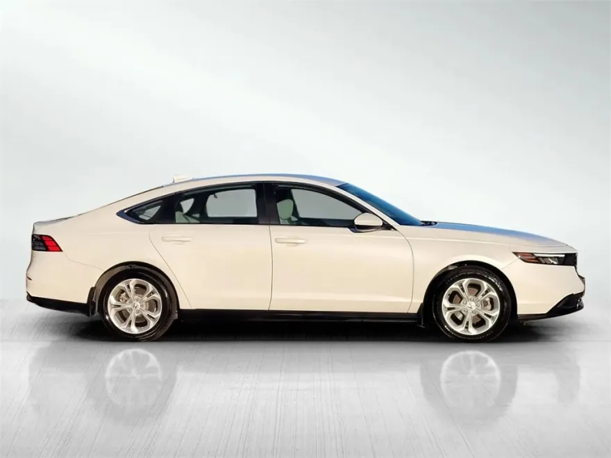2024 Honda Accord LX photo 1