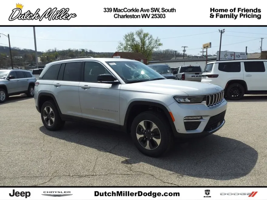 2025 Jeep Cherokee 4xe photo 1