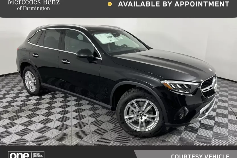 2025 Mercedes Benz GLC 300 4MATIC photo 1