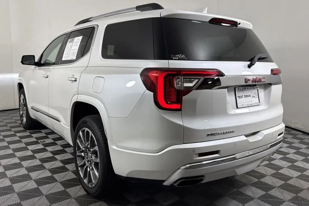 2022 Gmc Acadia Denali photo 1