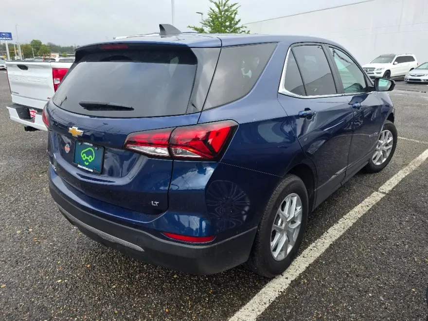 2022 Chevrolet Equinox LT photo 1