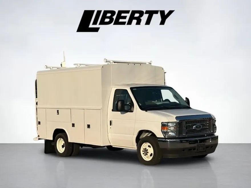 2025 Ford E-350 Base photo 1