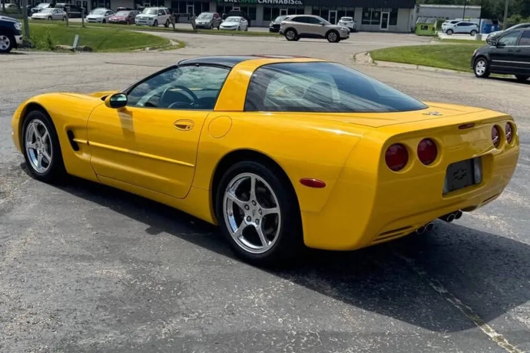 2003 Chevrolet Corvette photo 1