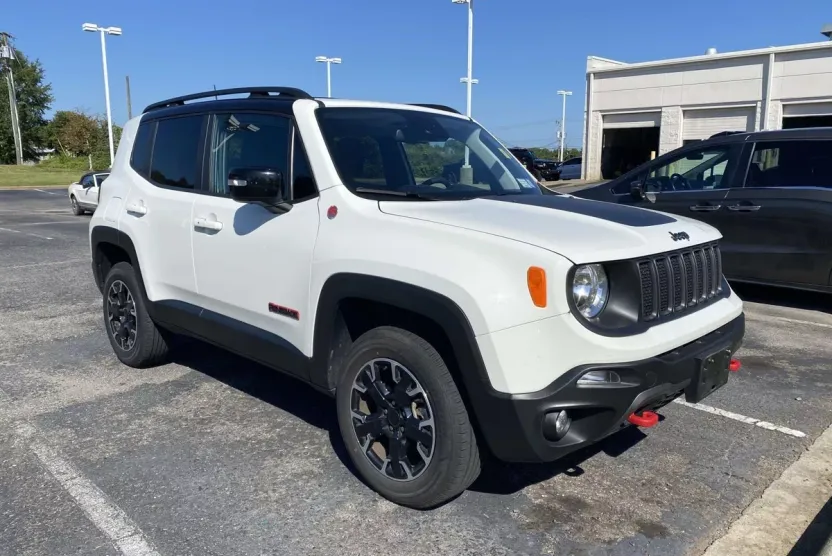 2023 Jeep Renegade Trailhawk photo 1