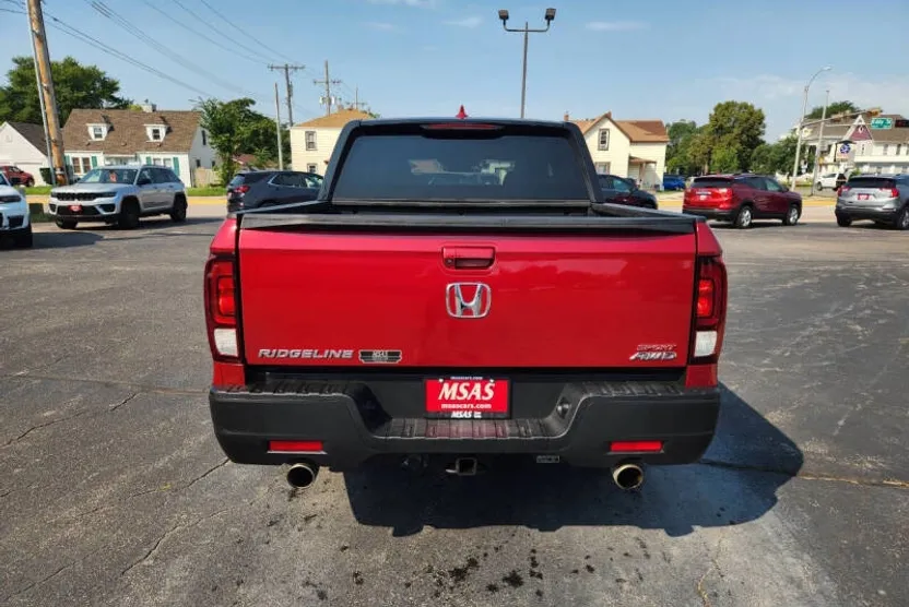 2021 Honda Ridgeline Sport photo 1