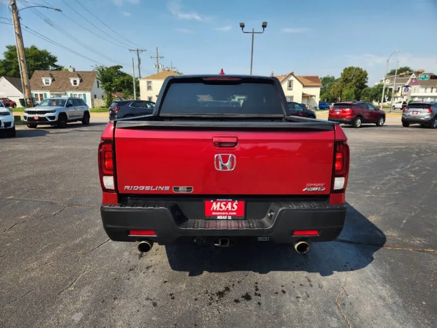 2021 Honda Ridgeline Sport photo 1