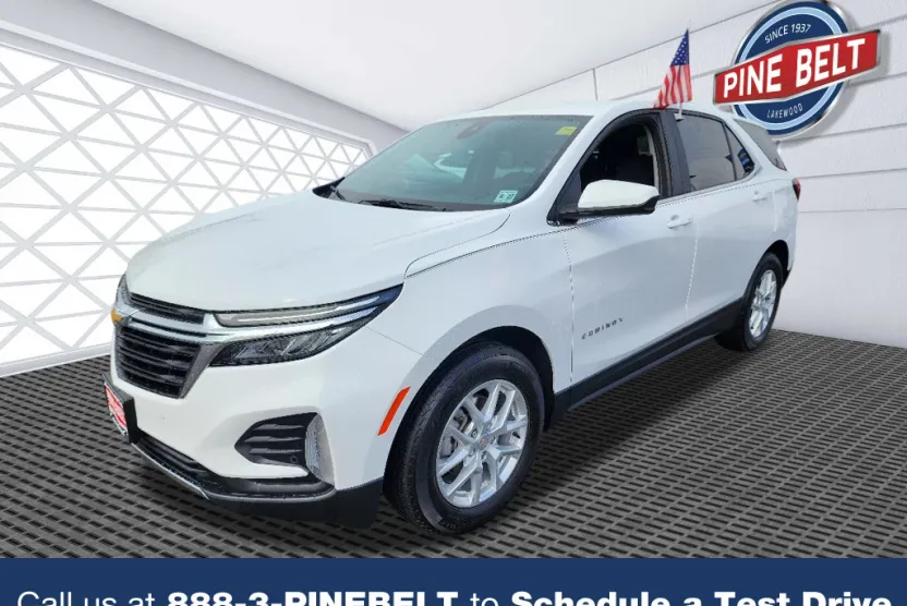 2022 Chevrolet Equinox LT photo 1