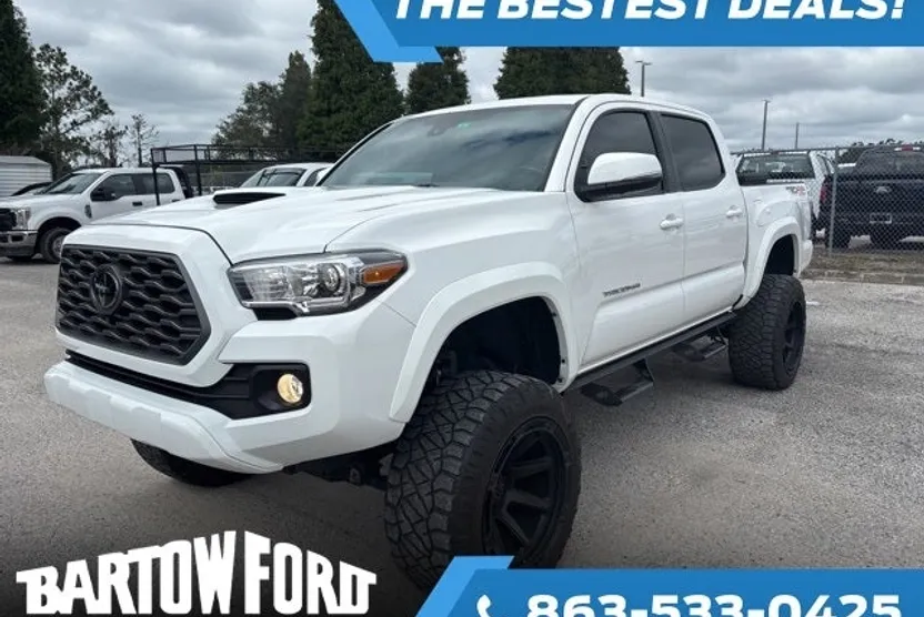 2023 Toyota Tacoma TRD Sport V6 photo 1