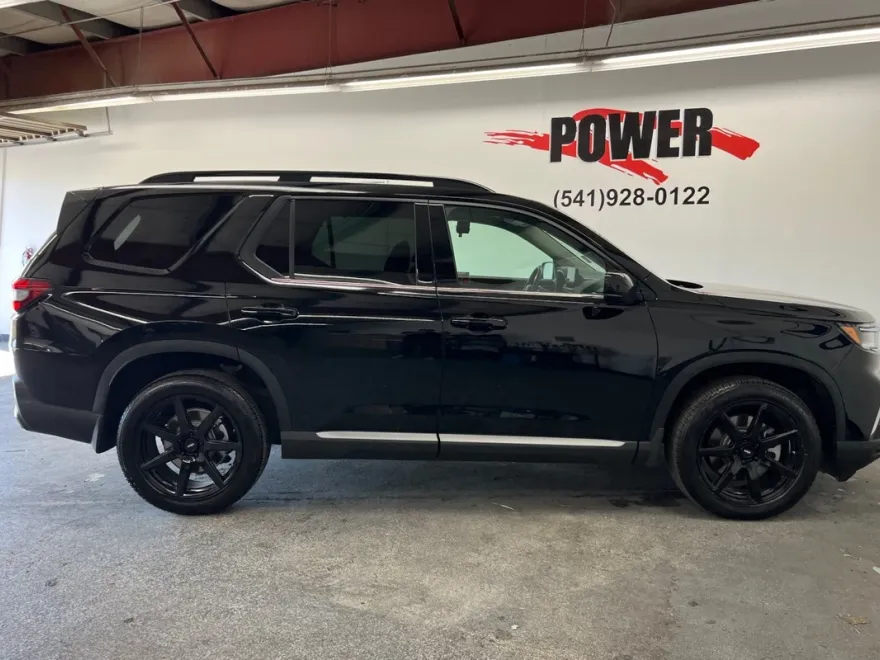 2024 Honda Pilot Touring photo 1