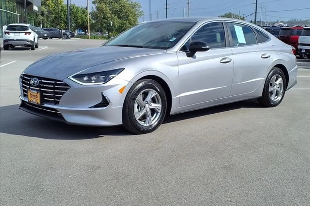 2023 Hyundai Sonata SE photo 1
