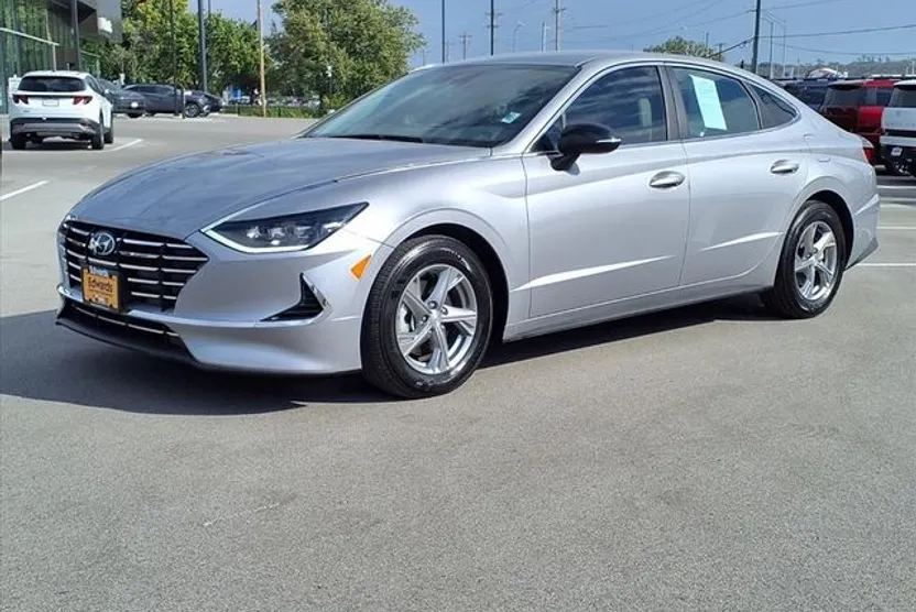 2023 Hyundai Sonata SE photo 1