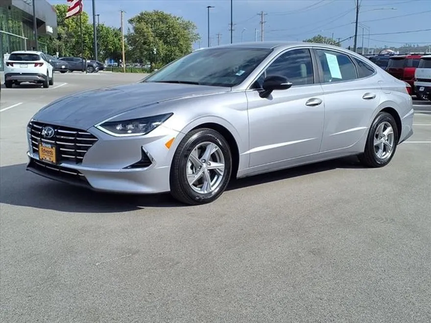 2023 Hyundai Sonata SE photo 1