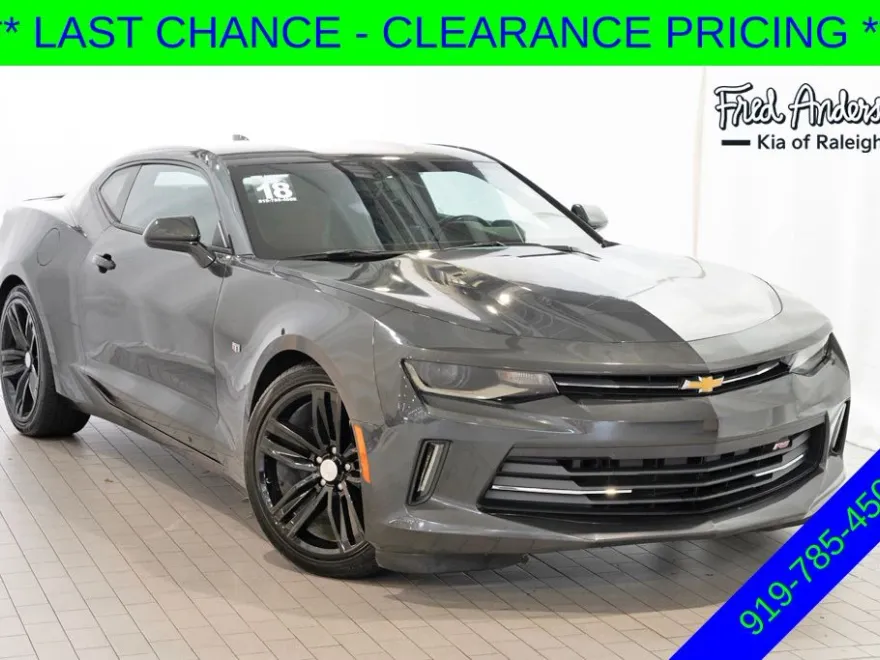 2018 Chevrolet Camaro 1LT photo 1