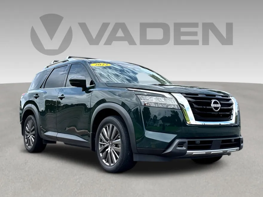 2023 Nissan Pathfinder SL photo 1