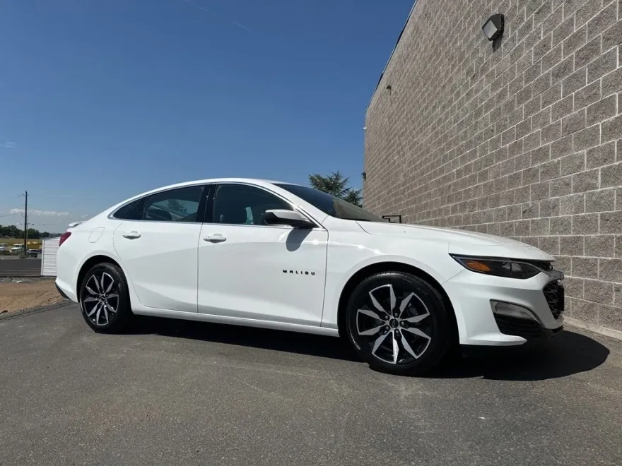 2025 Chevrolet Malibu RS photo 1