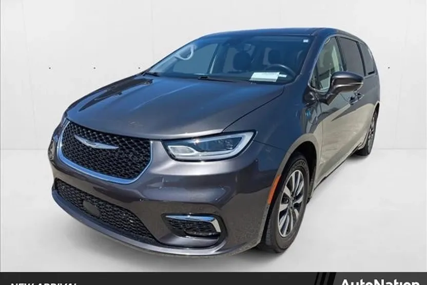 2022 Chrysler Pacifica Hybrid Touring L photo 1