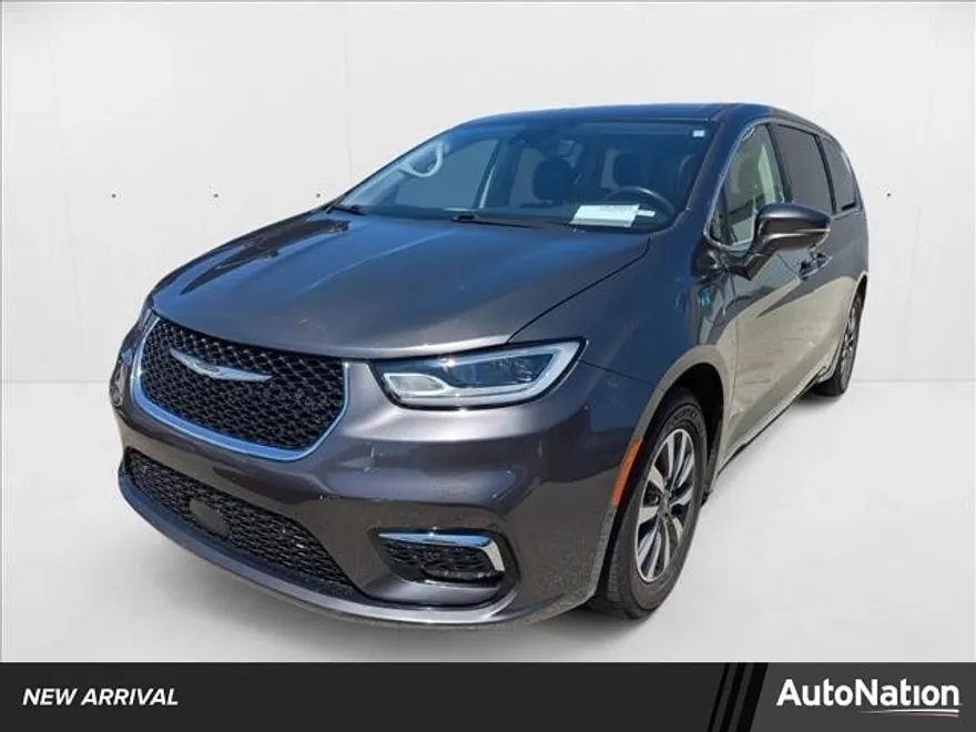 2022 Chrysler Pacifica Hybrid Touring L photo 1